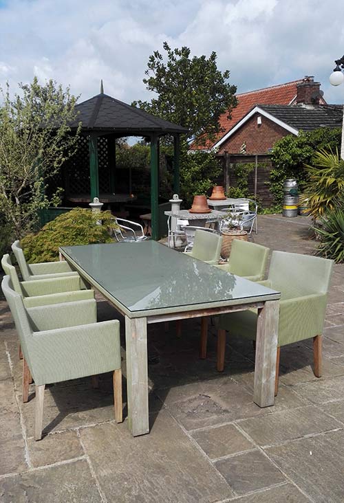 The Carpenters Arms outside seating